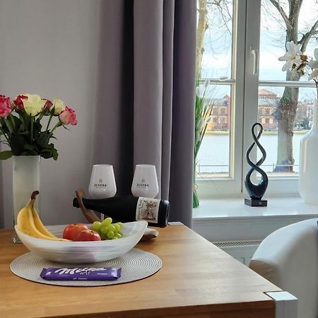 Das Ferienapartment Alexandrine Direkt Am Pfaffenteich Mit Eigenem Parkplatz Schwerin  Quarto foto