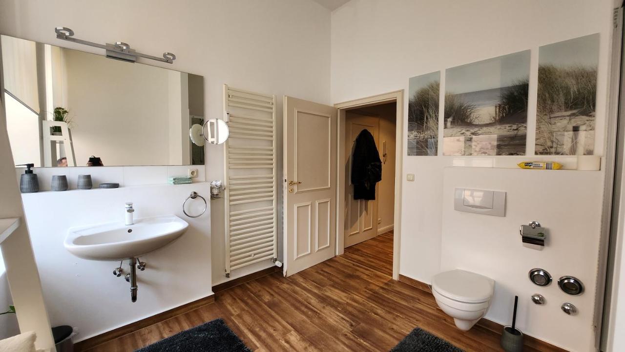 Das Ferienapartment Alexandrine Direkt Am Pfaffenteich Mit Eigenem Parkplatz Schwerin  Exterior foto